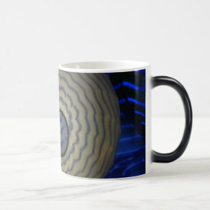 Abstrakte Morphing-Tasse Verwandlungstasse