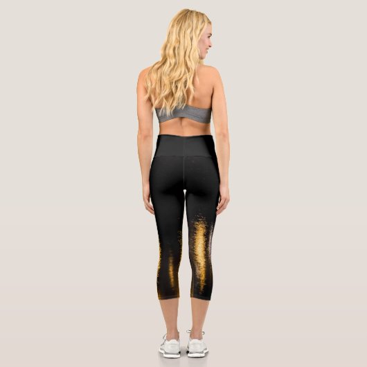 Abstrakte Nachtlichter Schwarz Capri Leggings (Rückseite)
