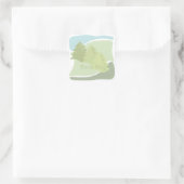 Abstrakte Naturlandschaft mit Tannen und Himmel Quadratischer Aufkleber (Tasche)