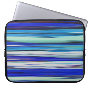 Abstrakte Nummer 2: Blaue Unschärfe Laptopschutzhülle