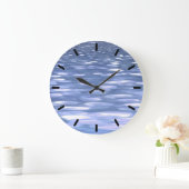 Abstrakte Nummer 3: Blauschimmer Große Wanduhr (Zuhause)