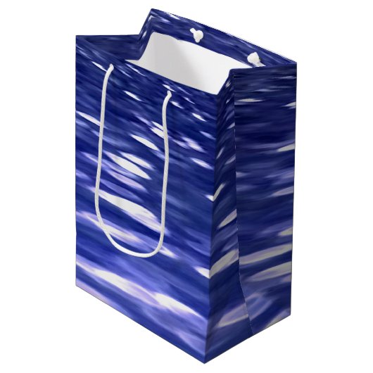 Abstrakte Nummer 3: Blauschimmer Mittlere Geschenktüte (Vorderseite Schrägansicht)