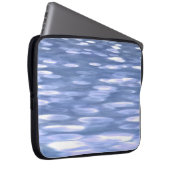 Abstrakte Nummer 3: Pulverblau-Schimmer Laptopschutzhülle (Vorne Rechts)