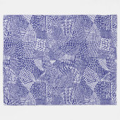 Abstrakte Patchwork Map - White on Deep Navy Blue Fleecedecke (Vorderseite (Horizontal))