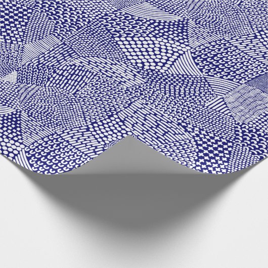 Abstrakte Patchwork Map - White on Deep Navy Blue Geschenkpapier (Ecke)