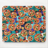 Abstrakte Pepperoni Pizza auf blauem Hintergrund Mousepad (Vorne)