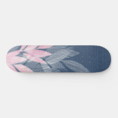 Abstrakte Pflanze in Rosa und Punk Skateboard (Horizontal)