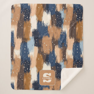 Abstrakte Pinselstriche in Blau, Weiß und Braun (2 Sherpadecke