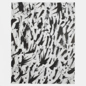 Abstrakte Pinselstriche in Schwarz und Weiß Art Fleecedecke (Vorderseite)