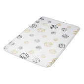 Abstrakte Punktmuster aus Schwarz und Gold Badematte (Schrägansicht)