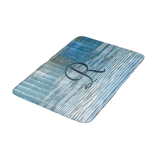 Abstrakte Reflektion Mit Monogramm Initialpush Badematte (Schrägansicht)
