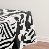 Abstrakte Reflektionen: Linien, Kuben und Monochro Tischdecke (Beispiel)