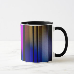 Abstrakte Regenbogenfarben auf der schwarzen Tasse