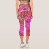 Abstrakte Retro-Swirbel in rosa Marmorfarben Capri Leggings (Rückseite)