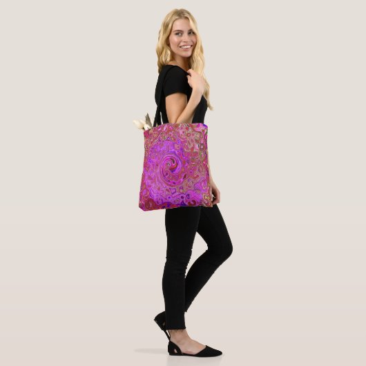 Abstrakte Retro-Swirbel in rosa Marmorfarben Tasche (Am Model)
