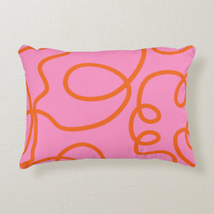 Abstrakte rosa und orange Linien Pinselstriche Dekokissen