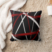 Abstrakte rote und weiße Linien im schwarzen Hinte Kissen (Decke)