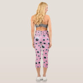 Abstrakte Schwarz-Weiß-Bälle im rosa Hintergrund Capri Leggings (Rückseite)