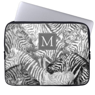 Abstrakte Schwarz-Weiß-Zebra-Kunst-Monogramm Laptopschutzhülle