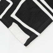 Abstrakte Schwarz-weiße geometrische Tiles Fleecedecke (Ecke)