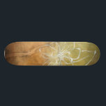 Abstrakte Silhouette auf dem Hintergrund des Tans Skateboard<br><div class="desc">Der Hintergrund dieses Gemäldes von Jennifer Goldberger sieht aus wie ein Tisch mit einem gekalkten Riss darin. Es gibt auch eine abstrakte Silhouette einer Blume,  die in weißer Farbe gemacht wurde,  nur knapp über dem braunen Hintergrund.</div>