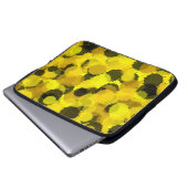 Abstrakte Sonnenblumendoten umkreisen die moderne Laptopschutzhülle (Vorne Knopf)