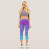 Abstrakte Sterne auf Lila zu Blue Ombre Capri Leggings (Vorderseite)