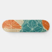 Abstrakte Teal-, Orange- und Beigefarbene Blumen Skateboard (Horizontal)
