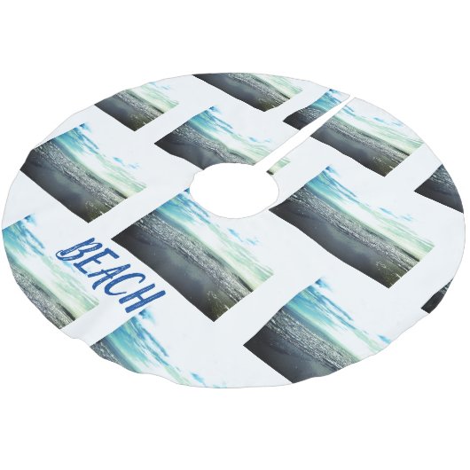 Abstrakte Typografie am Strand Blaues Muster Polyester Weihnachtsbaumdecke (Schrägansicht)