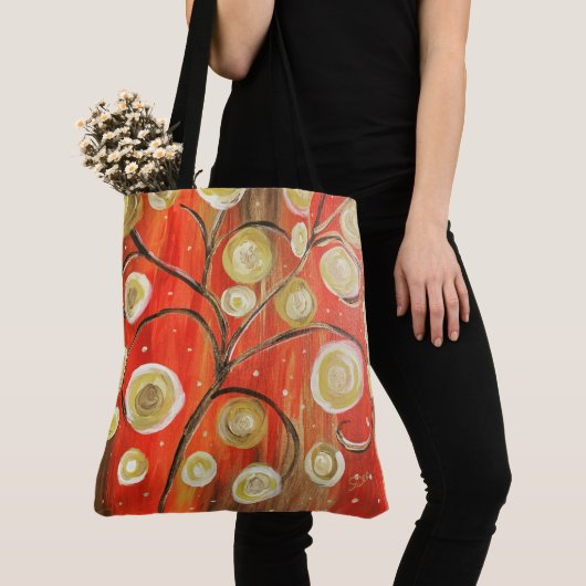 Abstrakte überdruckte Tasche (Von Nahem)