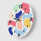 Abstrakte und moderne niedliche Kinderformen Große Wanduhr (Winkel)