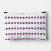 Abstrakte violette Blumen auf Weiß Zubehörtasche (Rückseite)