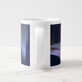 Abstrakte Vortex-Form rot und blau Jumbo-Tasse (Rückseite)