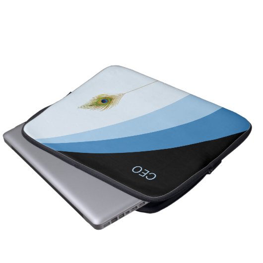 Abstrakte Wellen in blauen Farbtönen und Pfauenfed Laptopschutzhülle (Vorne Knopf)