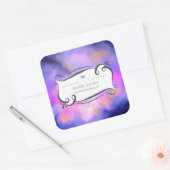 Abstrakte Wolken in Lila-rosa und gelber Kerze Quadratischer Aufkleber (Umschlag)