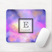 Abstrakte Wolken in Lila-rosa und Gelbmonogramm Mousepad (Mit Mouse)