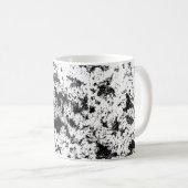 Abstrakte Wolkenbildung in Schwarz und Weiß Kaffeetasse (VorderseiteRechts)