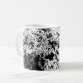Abstrakte Wolkenbildung in Schwarz und Weiß Kaffeetasse (Vorderseite Links)
