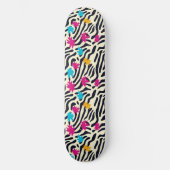 Abstrakte Zebra-Streifen mit Leaf Paint Splash Skateboard (Vorderseite)