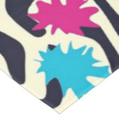 Abstrakte Zebra-Streifen mit Leaf Paint Splash Tischdecke (Schrägansicht)