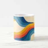 Abstrakter 70er Retro Orange Blue Wavy Strip Muste Kaffeetasse (Mittel)