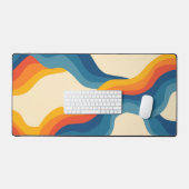Abstrakter 70er Retro Orange Blue Wavy Strip Muste Schreibtischunterlage (Tastatur & Maus)
