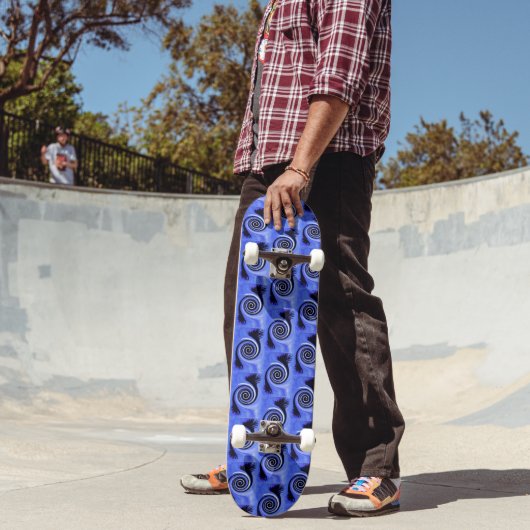 Abstrakter Adler Flügel Art Retro Muster Skateboard (Außenbereich 2)