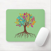 Abstrakter Baum mit Wurzeln und bunten Blätter. Mousepad (Mit Mouse)