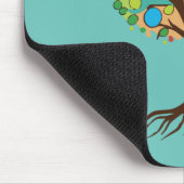 Abstrakter Baum mit Wurzeln und bunten Blätter. Mousepad (Ecke)