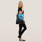 Abstrakter blauer, grauer und Lila Marmor Tasche (Am Model)