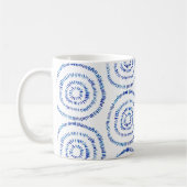 Abstrakter Blauer Pinselstrich Circle Coastal Kaffeetasse (Links)