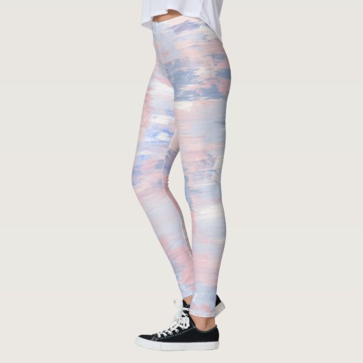 Abstrakter Blush und blaue Pinselstriche Leggings (Links)