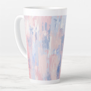 Abstrakter Blush und blaue Pinselstriche Milchtasse