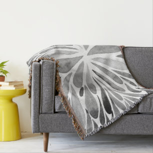 Abstrakter Blütenbrand in Schwarzweiß Decke